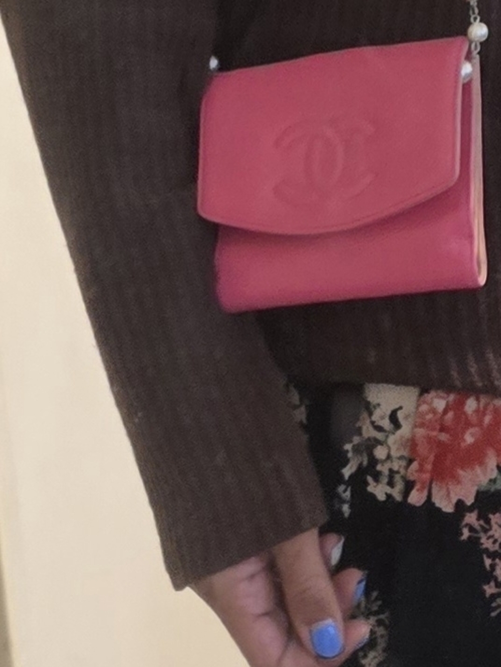 CHANEL Bubble Gum Pink Caviar Leather Mini Flap Bag with Pearl Chain - Picture 5 of 12
